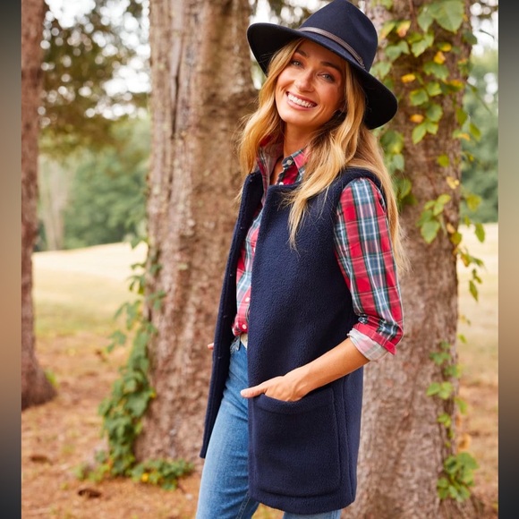 Dudley Stephens Lafayette Vest in Sherpa Navy Fleece - Picture 2 of 9